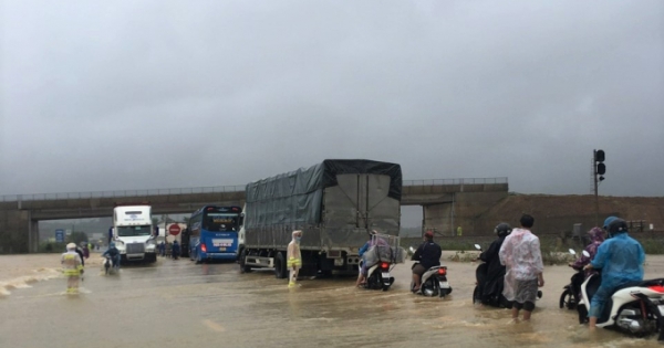 Gần 5.500 nhà tại tỉnh Quảng Nam bị ngập sâu do mưa lụt