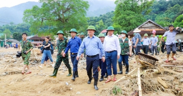 Cả nước chung tay cùng nhân dân huyện miền núi Kỳ Sơn vượt khó