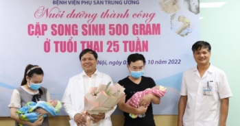 Kỳ tích: Việt Nam nuôi dưỡng thành công cặp song sinh 25 tuần nặng 500gram/bé