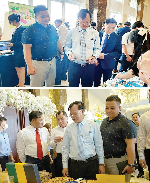 Ông Cao Tiến Dũng, Chủ Tịch UBND Tỉnh Đồng Nai và các doanh nhân cùng thăm quan các gian hàng trưng bày của Doanh Nghiệp Hội Viên Hội Doanh Nhân Trẻ Đồng Nai