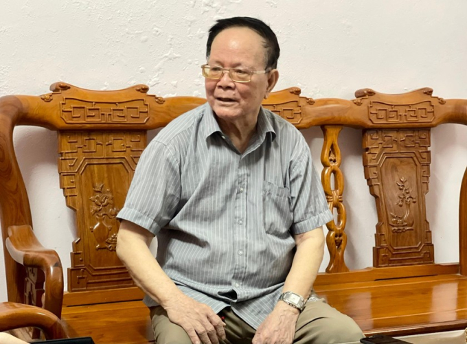 Bác sĩ Trần Đình Tùng – nguyên Chủ nhiệm Khoa Nội tổng hợp – Bệnh viện E Hà Nội.