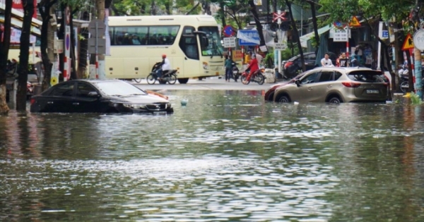 Mưa lụt lịch sử gây thiệt hại lớn ở Đà Nẵng, Thừa Thiên Huế