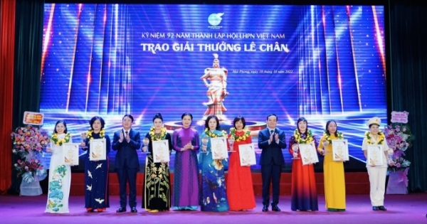 TP Hải Phòng trao tặng Giải thưởng Lê Chân cho 8 phụ nữ tiêu biểu