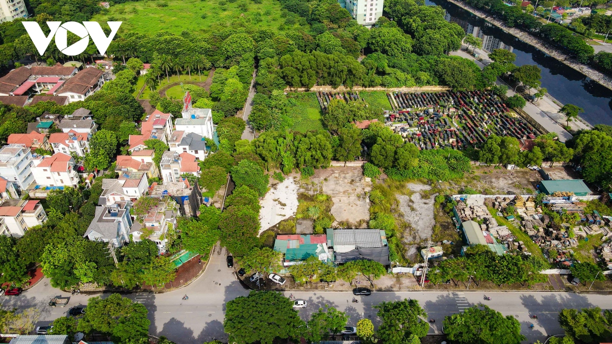 Lô đất C1/TH3 nằm cạnh phố Trần Thủ Độ (phường Hoàng Liệt, quận Hoàng Mai) với diện tích 1,3ha được quy hoạch thành trường THPT.