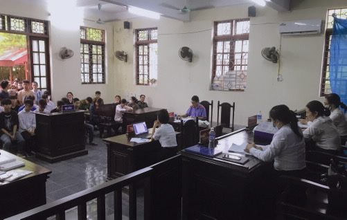 13 bị cáo bị TAND TP. Chí Linh đưa ra xét xử vì tội “Gây rối trật tự công cộng”.