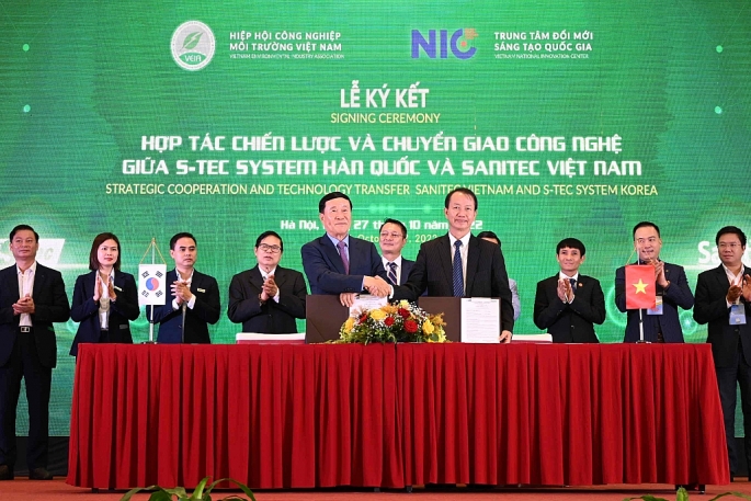 Lễ ký kết “Hợp tác chiến lược và chuyển giao công nghệ giữa S-tec System Hàn Quốc và Sanitec Việt Nam”