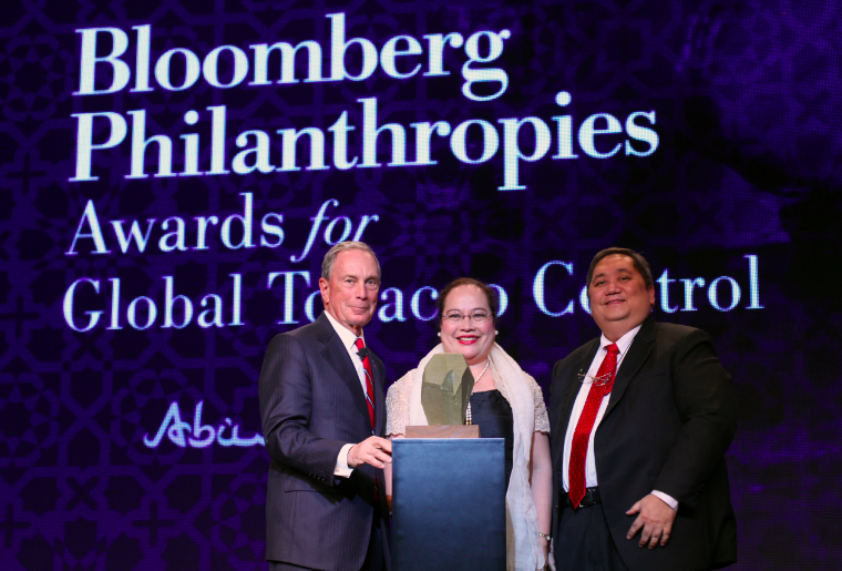 Bộ Y tế Philippines từng thừa nhận đã nhận nguồn tài trợ từ tổ chức Bloomberg Philanthropies để “hỗ trợ” soạn thảo khung pháp lý liên quan đến TLTHM.