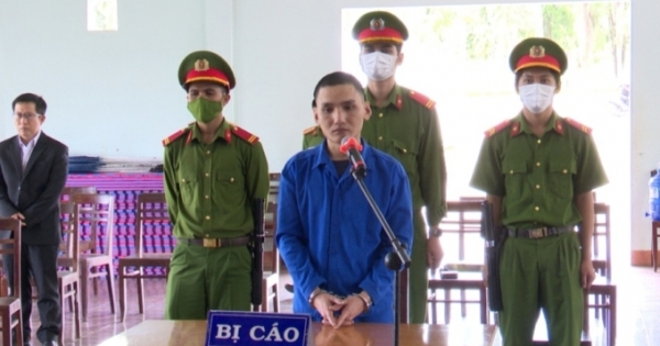 Kon Tum: Bị tuyên phạt 8 năm tù giam vì cầm dao đâm người khác bị thương