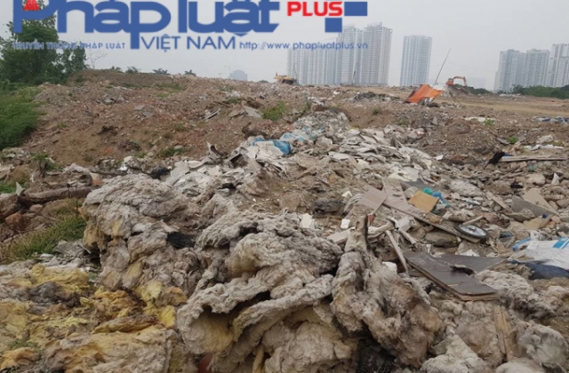 “Núi” phế thải cao như nhà tầng: Trưởng CAP Xuân La né báo chí, ai sẽ dọn dẹp bãi thải này