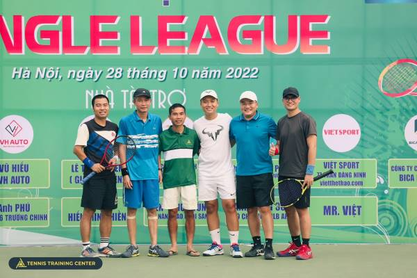Giải quần vợt Trung Tâm Đào Tạo Tennis TTTA nội dung đơn nam, nữ với sự quy tụ của 46 vận động viên là các doanh nhân, doanh nghiệp và cá nhân đều là học viên đã và đang theo học tại trung tâm.