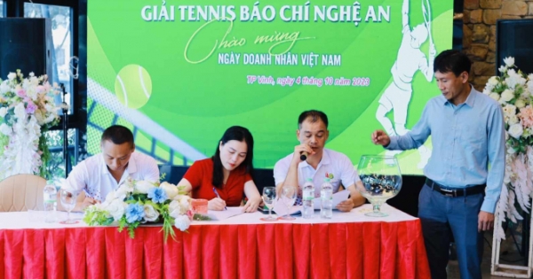 Nghệ An: Giải tennis phong trào thu hút gần 250 VĐV tham dự