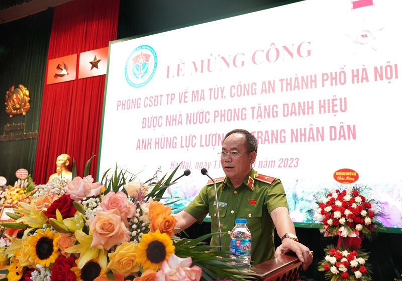 Thiếu tướng Nguyễn Thanh Tùng, Phó Giám đốc CATP, phát biểu tại buổi lễ