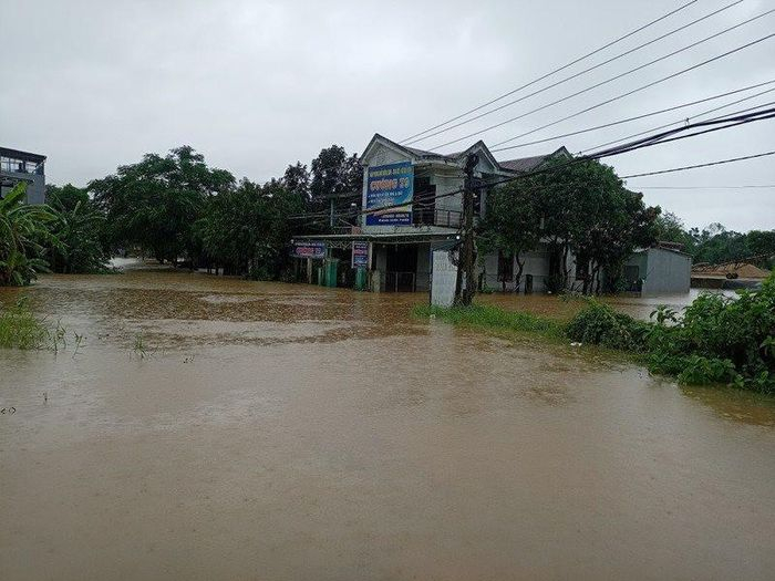 Mưa lớn gây ngập lụt tại thôn Thạch Nham Tây, xã Hòa Nhơn, Đà Nẵng. (Ảnh: Báo Đà Nẵng)