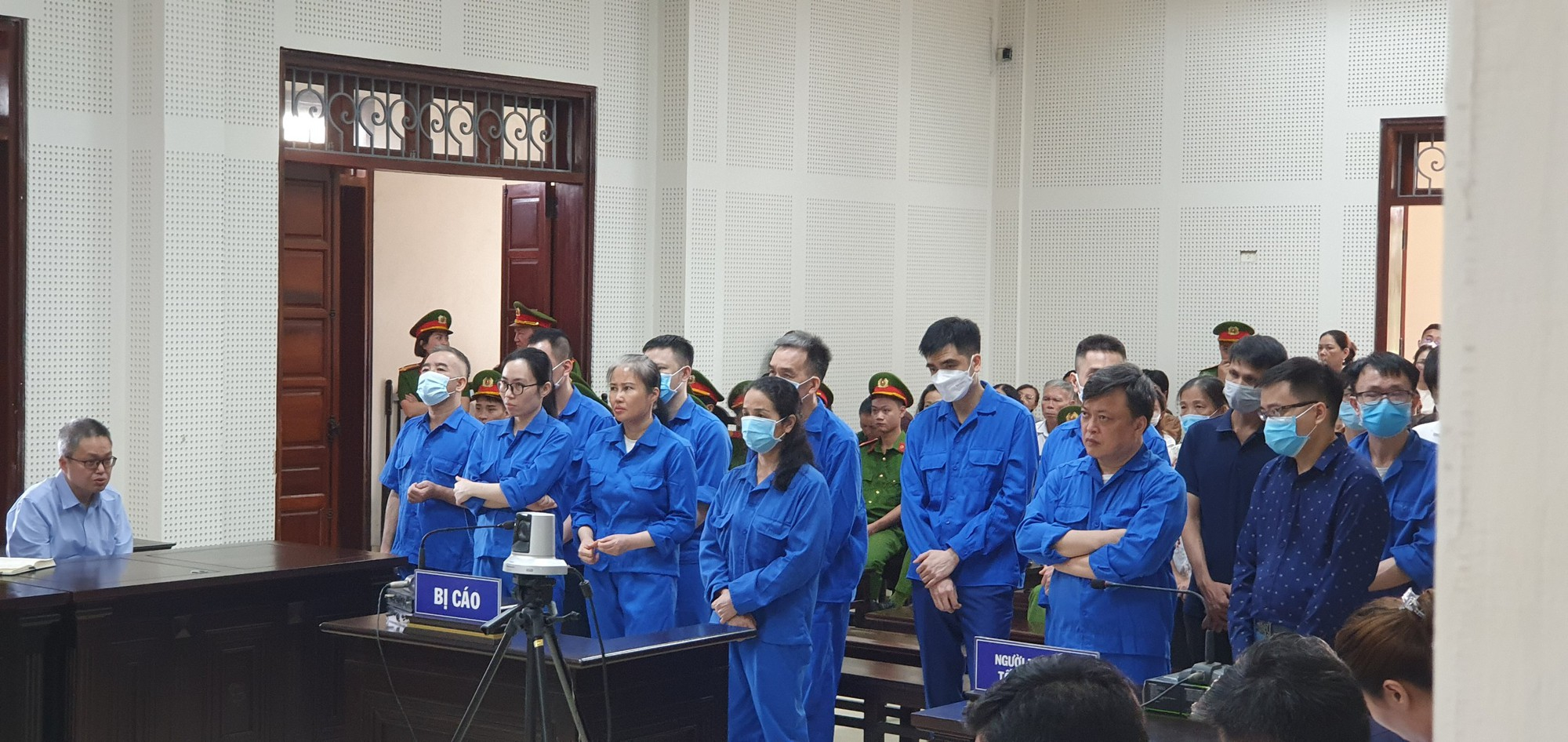 Các bị cáo trong vụ án Vi phạm quy định về đấu thầu gây hậu quả nghiêm trọng, đưa - nhận hối lộ, xảy ra tại Sở Giáo dục và Đào tạo (GDĐT) tỉnh Quảng Ninh và Công ty NSJ của Hoàng Thị Thúy Nga - cựu