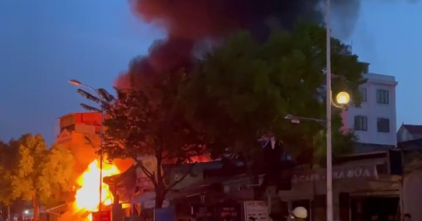 Hà Nội: Cháy lớn ở xã Tứ Hiệp, khiến 3 mẹ con tử vong