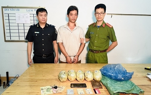 Lào Cai: Bắt giữ đối tượng mua bán hơn 4kg thuốc phiện