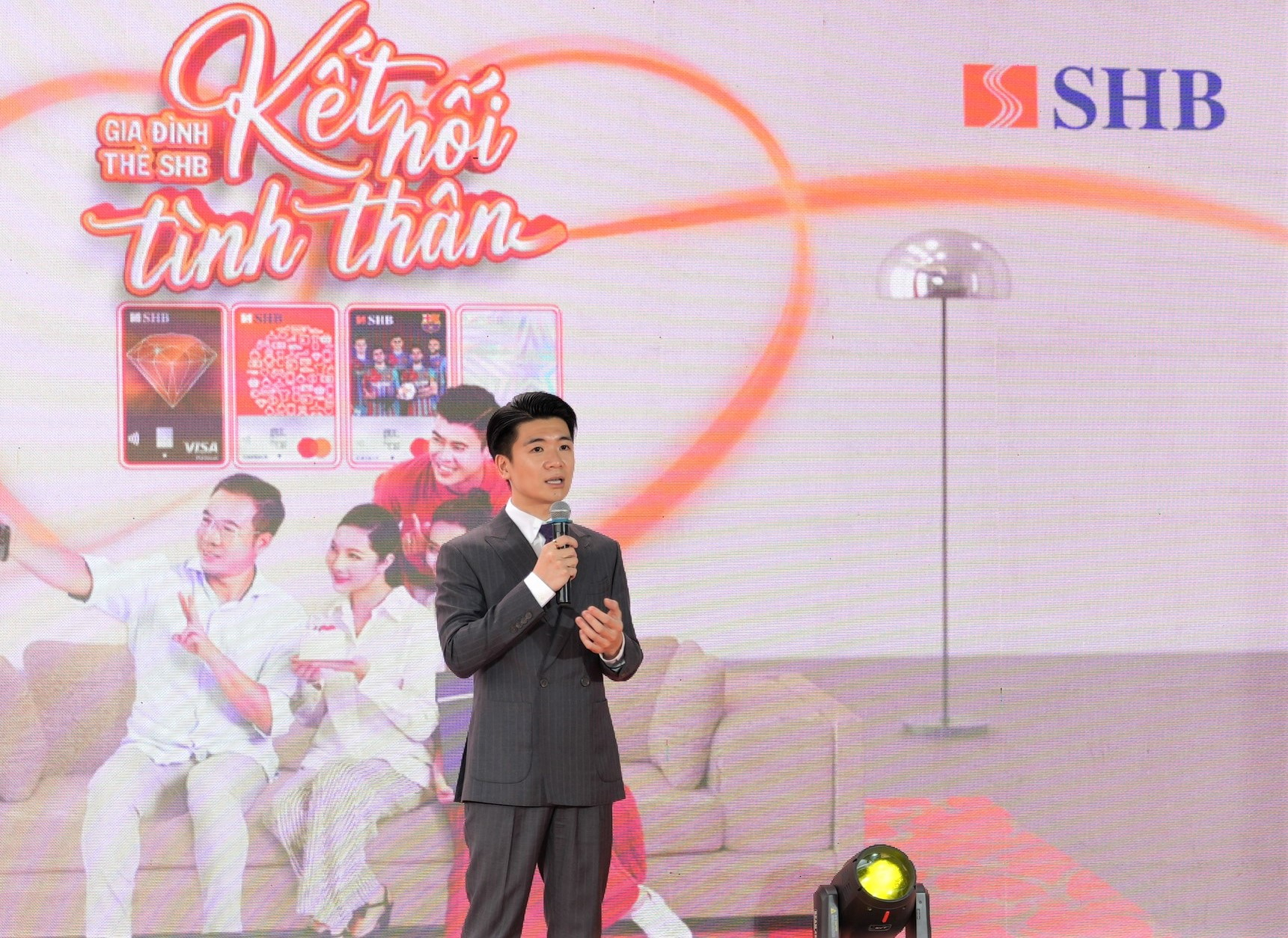 ng Đỗ Quang Vinh - Phó Chủ tịch HĐQT kiêm Phó Tổng Giám đốc SHB phát biểu tại sự kiện