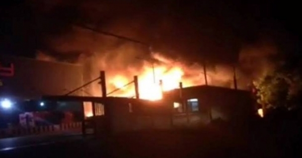 Hưng Yên: Cháy lớn, hơn 1000 m2 diện tích nhà xưởng bị thiêu rụi