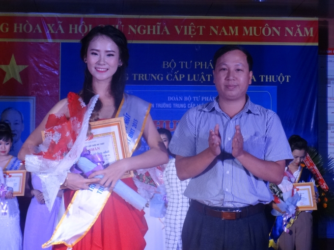 Nữ sinh Dương Thị Kim Anh đạt danh hiệu Hoa kh&ocirc;i