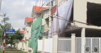 Khu đô thị Nam An Khánh: Hàng trăm biệt thự bỏ không, phơi mưa nắng
