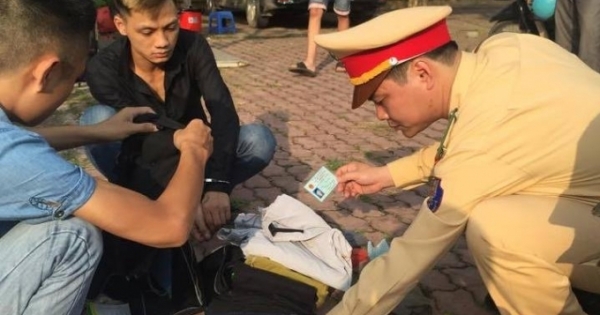 Hà Nội: Bị bắt giữ khi mang Heroin đi “dạo phố”