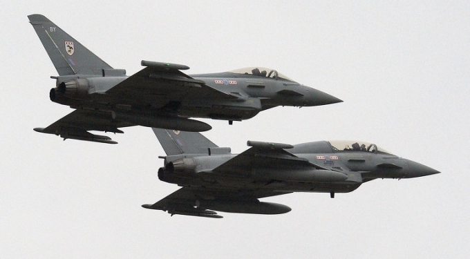 Anh sẽ trang bị th&ecirc;m 2 phi đội m&aacute;y bay chiến đấu Typhoon (Ảnh: AFP)