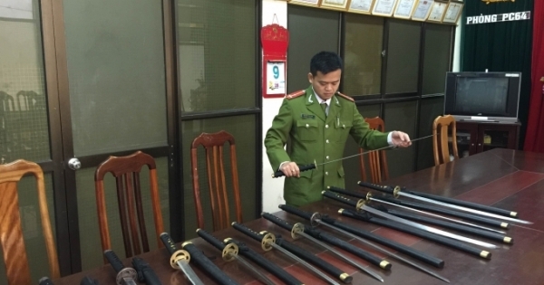 Lạng Sơn: Thu giữ hàng trăm thanh kiếm và công cụ hỗ trợ