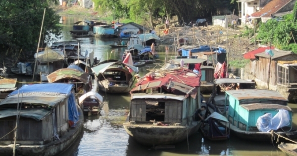 Thanh Hóa: Lênh đênh làng chài nghèo giữa lòng thành phố