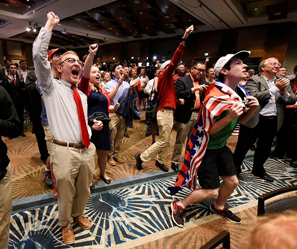 Người ủng hộ Trump vui mừng sau khi &ocirc;ng chiến&nbsp;thắng ở Bắc Carolina. (Ảnh:&nbsp;Reuters)