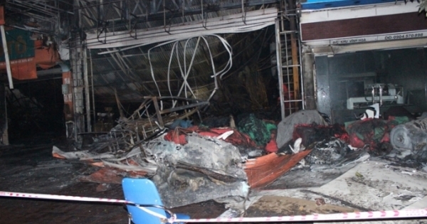 Cửa hàng nội thất tan hoang sau khi bị "bà hỏa" thiêu rụi ở TX Đông Triều