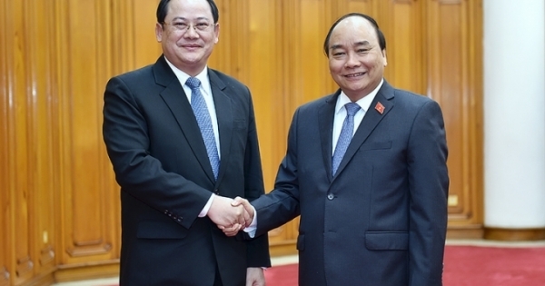 Thủ tướng Nguyễn Xuân Phúc tiếp Phó Thủ tướng Lào Sonsay Siphandone