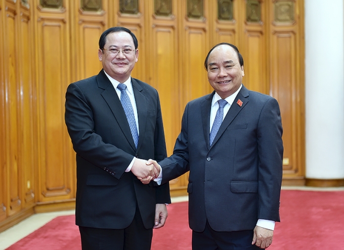Thủ tướng Nguyễn Xu&acirc;n Ph&uacute;c tiếp Ph&oacute; Thủ tướng L&agrave;o Sonsay Siphandone. (Ảnh B&aacute;o Ch&iacute;nh Phủ).