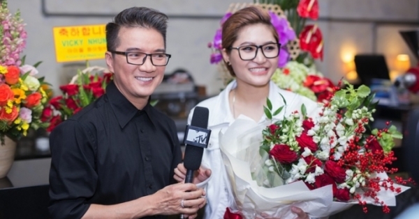 Đàm Vĩnh Hưng tuyên bố không lấy cát sê trong liveshow tiếp theo của Vicky Nhung
