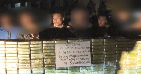Phú Thọ: Bắt 4 đối tượng vận chuyển trái phép 300 bánh heroin