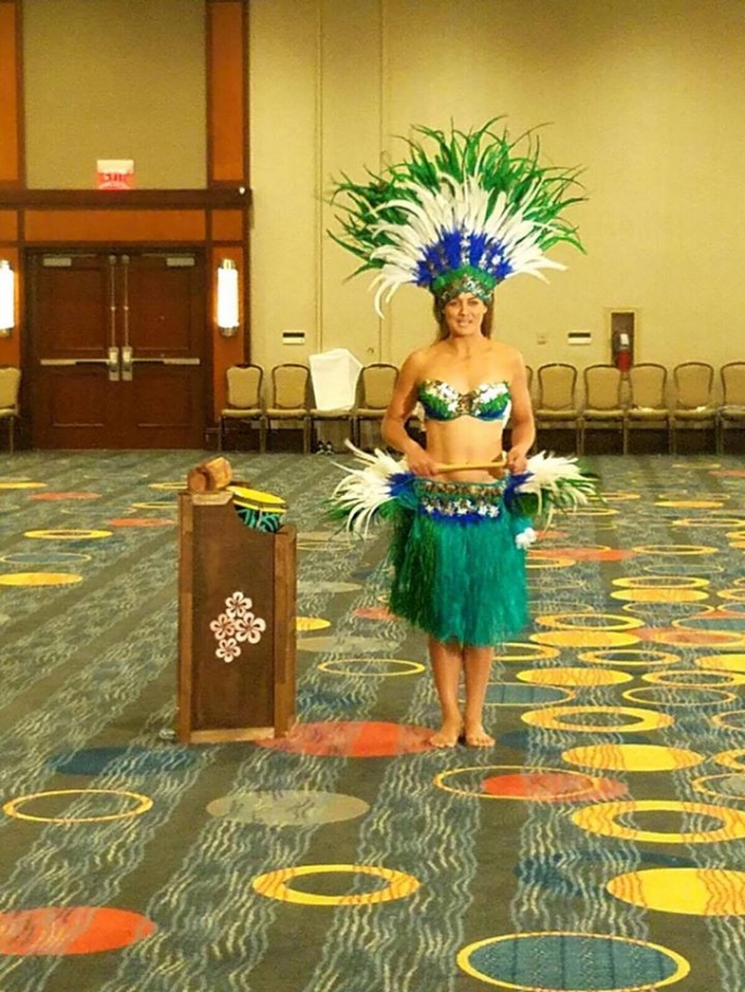 Hoa hậu Cook Island.