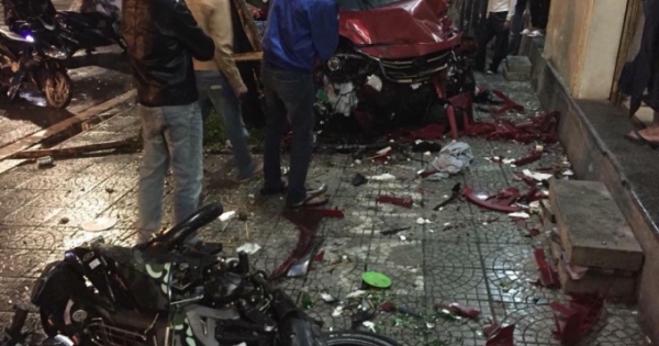 Huế: Ô tô “điên” gây tai nạn liên hoàn, một người thiệt mạng