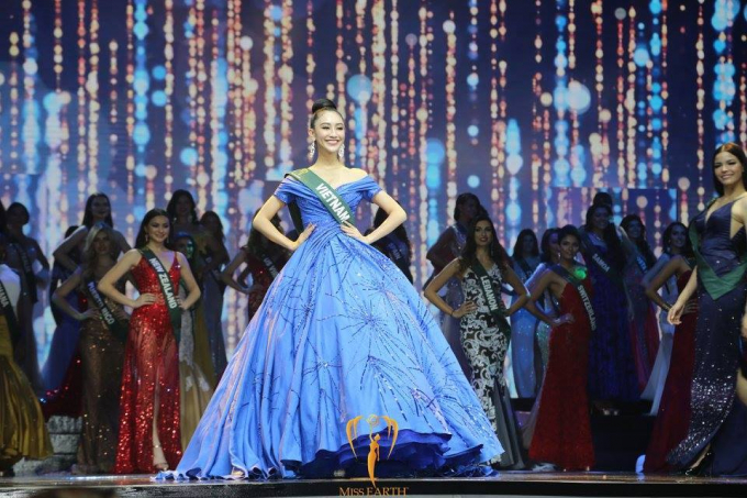 NTK Mỹ chọn đầm H&agrave; Thu đẹp nhất Miss Earth 2017