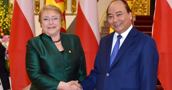 Thủ tướng Nguyễn Xuân Phúc tiếp tổng thống Chile Michelle Bachelet