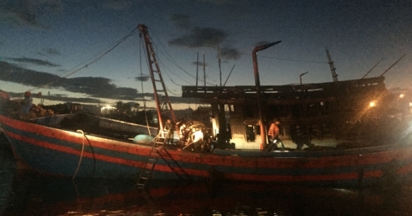 Đà Nẵng: Sau tiếng nổ, chủ tàu hốt hoảng thấy cabin tàu bốc cháy