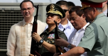 Nga tuyên bố tiếp tục cung cấp vũ khí cho Philippines