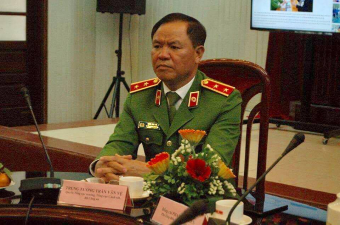 Trung tướng Trần Văn Vệ, quyền Tổng cục Trưởng Tổng cục Cảnh s&aacute;t Bộ C&ocirc;ng an ph&aacute;t biểu tại buổi Tọa đ&agrave;m.