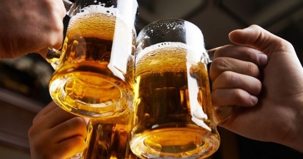 Phú Yên: Mời bia không uống, còn ném ly vỡ mặt bạn nhậu