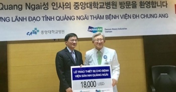 Quảng Ngãi: Tiếp nhận thiết bị y khoa trị giá 18.000 USD từ Hàn Quốc