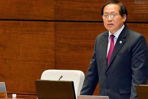 Bộ trưởng Bộ TT-TT Trương Minh Tuấn trả lời chất vấn trước Quốc hội.