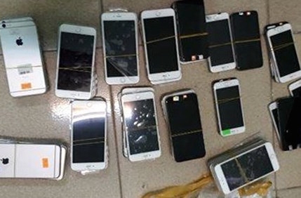 Hà Nội: Thu giữ lô điện thoại iphone không rõ nguồn gốc