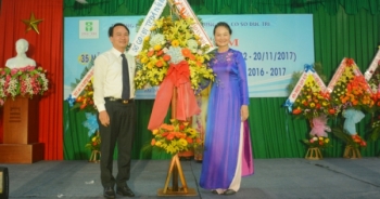 Người tiên phong mở trường tư thục ở Đà Nẵng nhận danh hiệu "Nhà giáo ưu tú”.