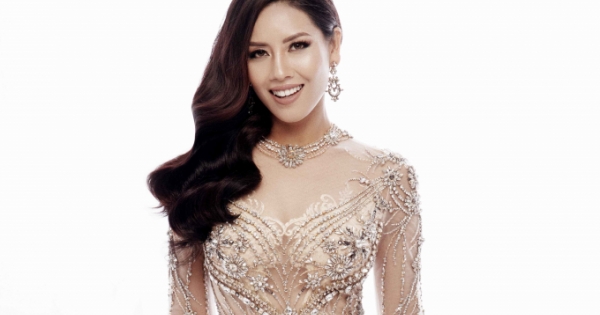 Á hậu Nguyễn Thị Loan quyến rũ trong trang phục dạ hội tại Miss Universe 2017