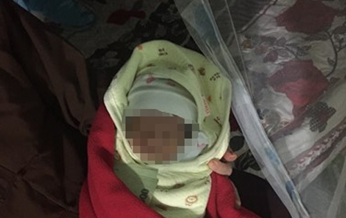 Thanh Hóa: Vứt trẻ sơ sinh nơi cửa thiền nhờ cưu mang