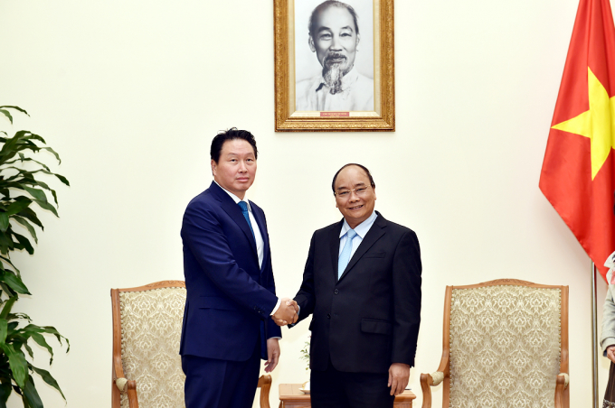 Thủ tướng Nguyễn Xu&acirc;n Ph&uacute;c tiếp Chủ tịch Tập đo&agrave;n SK Group.