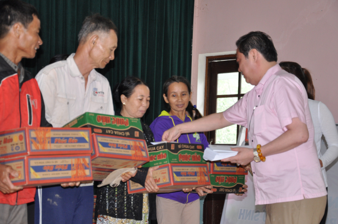 Đo&agrave;n Hội đồng hương Quảng Nam tại TP HCM hỗ trợ b&agrave; con v&ugrave;ng lũ, lụt Quảng Nam